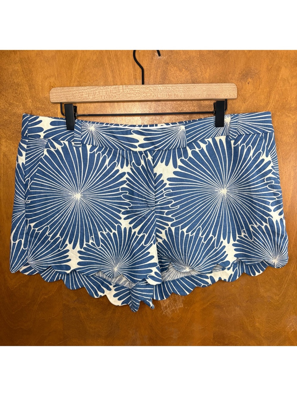J. Crew Blue & White Floral Scallop Hem Linen Shorts Size 14 Resort Summer Boho